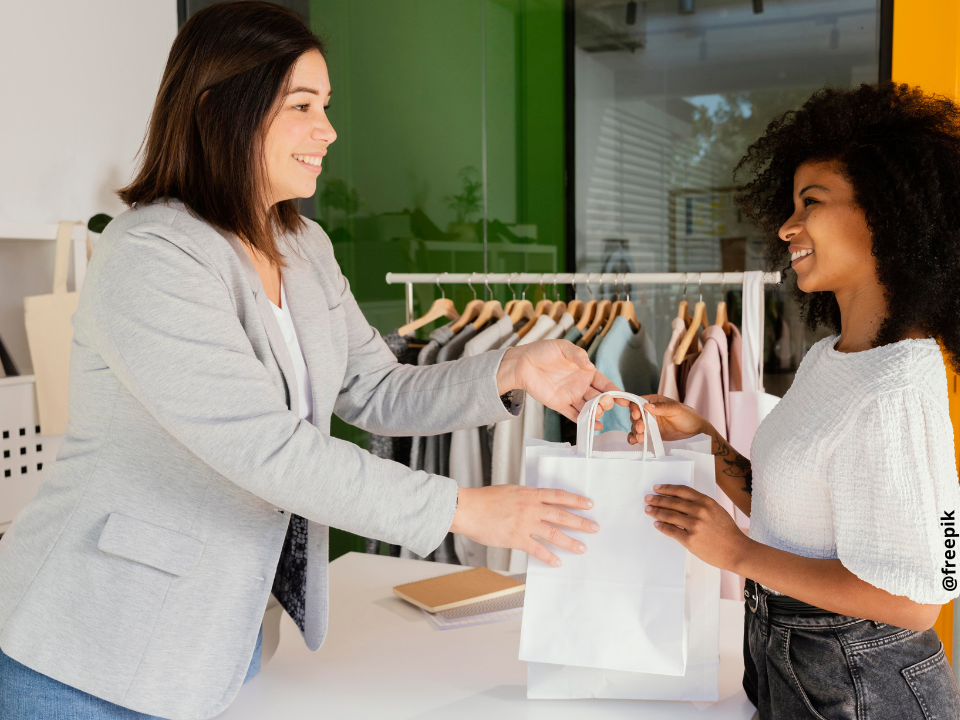 Dia do Cliente vem aí: confira quatro boas dicas para emplacar vendas em sua loja